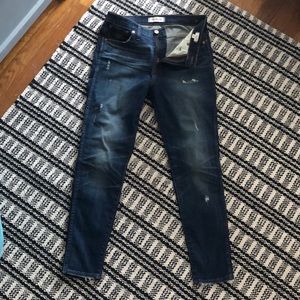 Madewell 9’ high rise distressed jeans